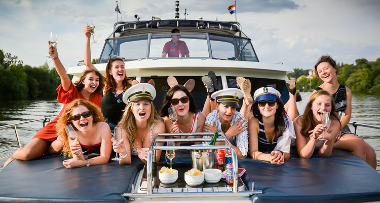 prague-cruise-party-boat